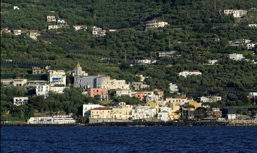 Un Paradiso A Sorrento Con Piscina 马萨鲁布朗斯 外观 照片