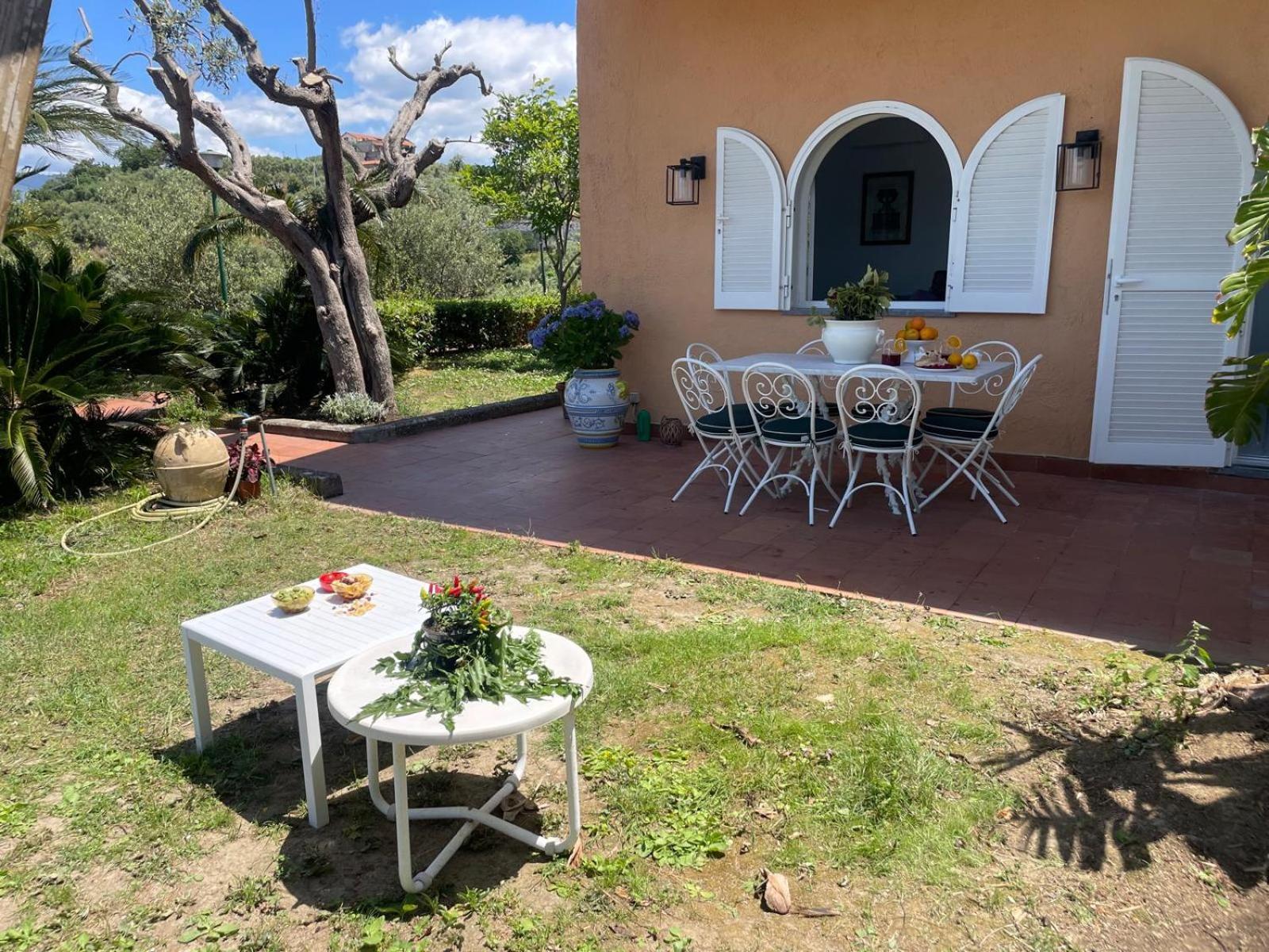 Un Paradiso A Sorrento Con Piscina 马萨鲁布朗斯 外观 照片